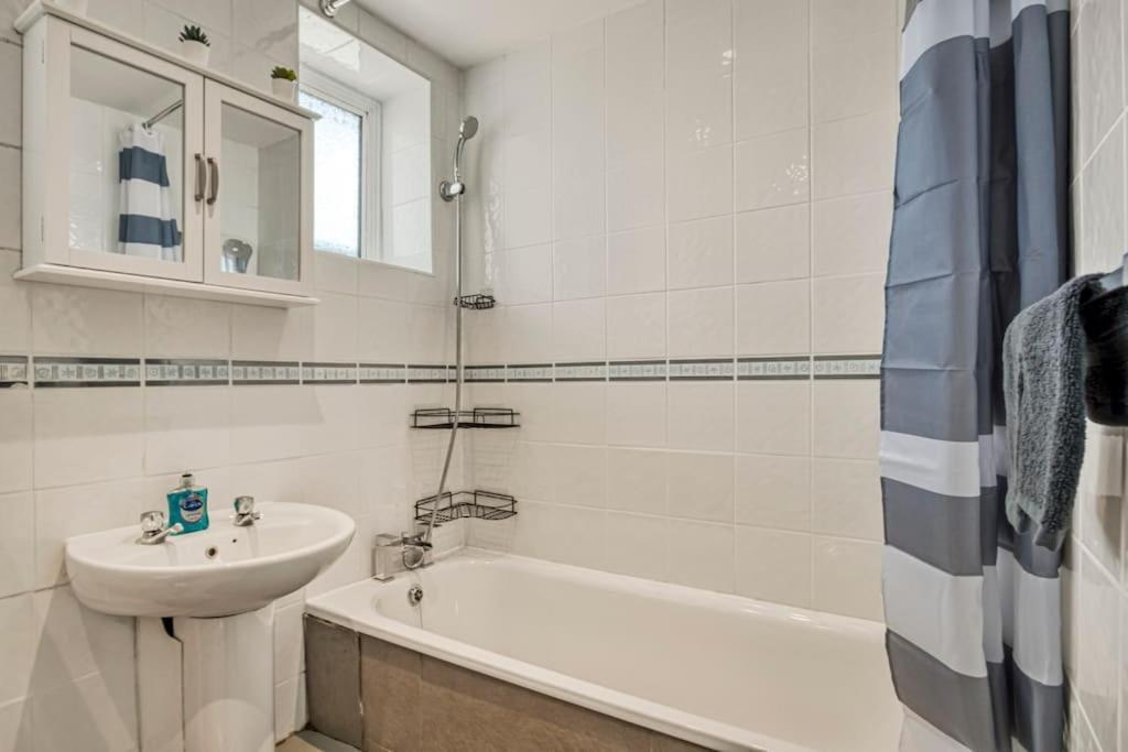 Lovely 3-Bed Clapham Common Londres Exterior foto