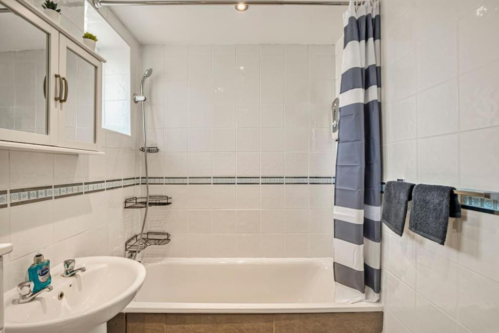 Lovely 3-Bed Clapham Common Londres Exterior foto